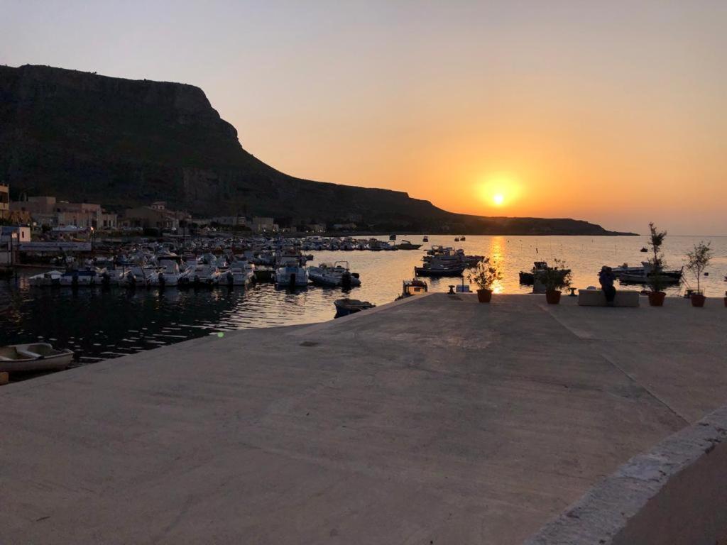 La Casa Del Gelso Apartment Tonnara di Bonagia Luaran gambar